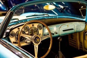 automobilio salonas